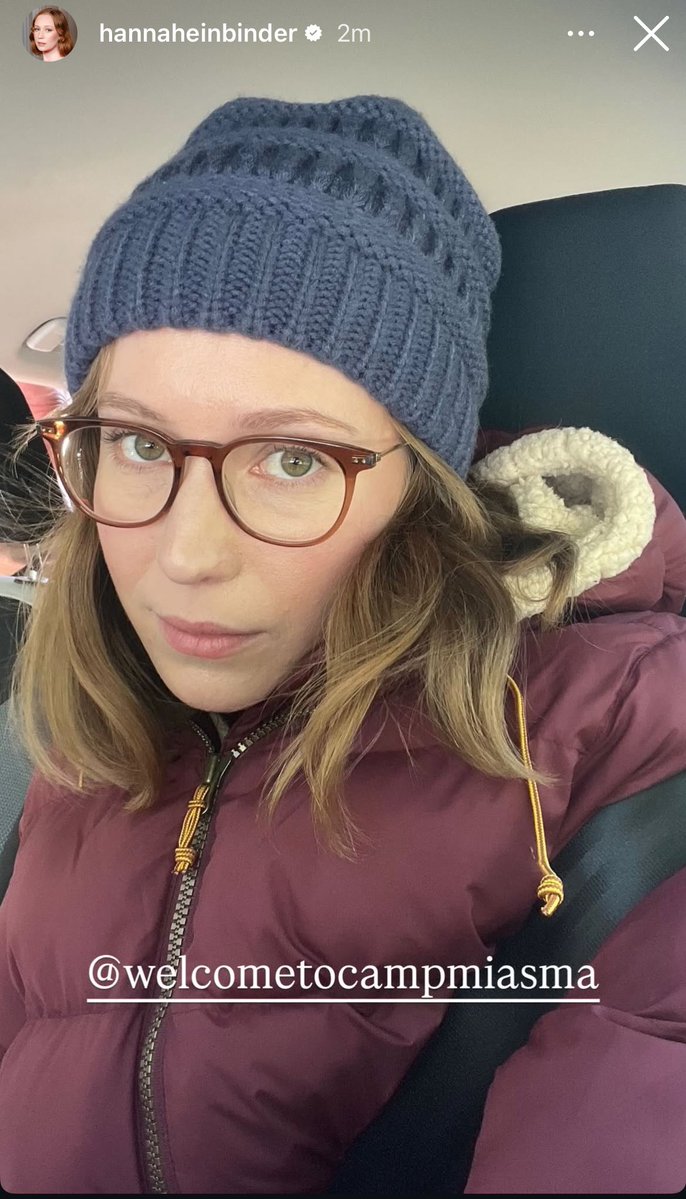 Hannah Einbinder stuns in a newly shared selfie via Instagram story ❤️‍🔥