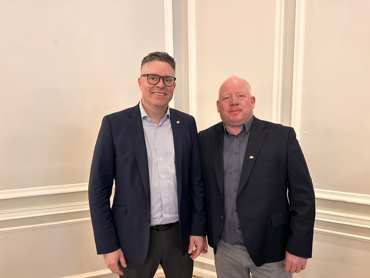 BarlowFarms1843's tweet photo. #teamjeff in Ottawa. Yesterday We split up in diverse teams of farmers from coast to coast, growing all of the grains that Canada is known around the world for. We met with @CornwallHeath, MP’s, staff, and Senators. Today is @feedn4kids first day as a @GrainGrowers board member. https://t.co/NdlE7NeU6h