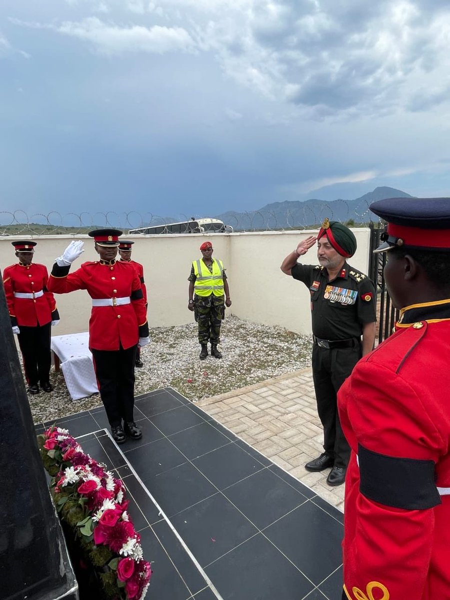 IndiainKenya's tweet photo. Joint Secretary, Ministry of Defence of India, Shri Amitabh Prasad laid a wreath at the Joint India–Africa Commemorative Pillar at Mile 27, a memorial built by the Ministry  of Defence, India and jointly unveiled on 23 June 2025 by CS Defence @SoipanTuya along-with Raksha Rajya Mantri @SethSanjayMP.

Dedicated to the unknown Indian and Kenyan soldiers of WW1, it stands as a tribute to shared  sacrifice and testimony of long-standing brotherhood.

 #HonouringHeroes

@kdfinfo @MEAIndia @SpokespersonMoD @HQ_IDS_India @adgpi @indiannavy @cwgc @pmariru