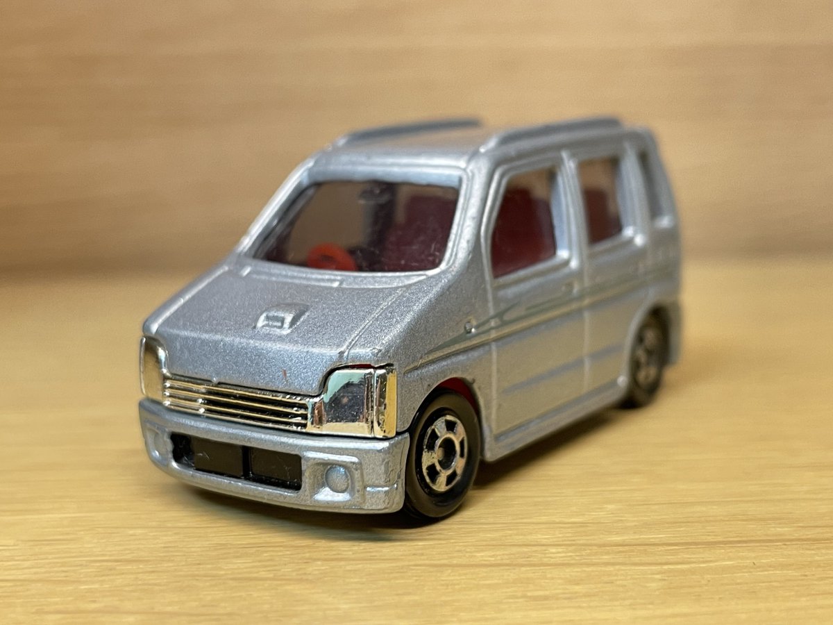 昨日届いたトミカ スズキ ワゴンR キーチェーントミカのワゴンR 同じ