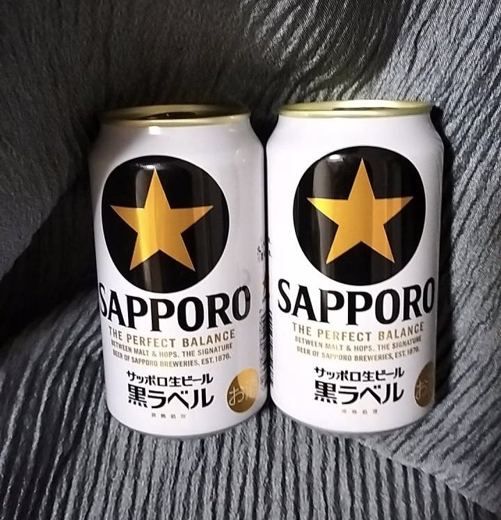 ayan1013alcopy's tweet photo. LIVE当日に沢山の差し入れを頂きました！
本当にありがとうございます🙏
メンバーみんなで美味しく頂きます←頂いちゃって既にないものもあるかも😅
ですがどうぞお気遣い無く！
LIVEを見に来て頂くだけで嬉しいんですから。
本当にありがとうございます🙇‍♀️ https://t.co/tqHfP166I9