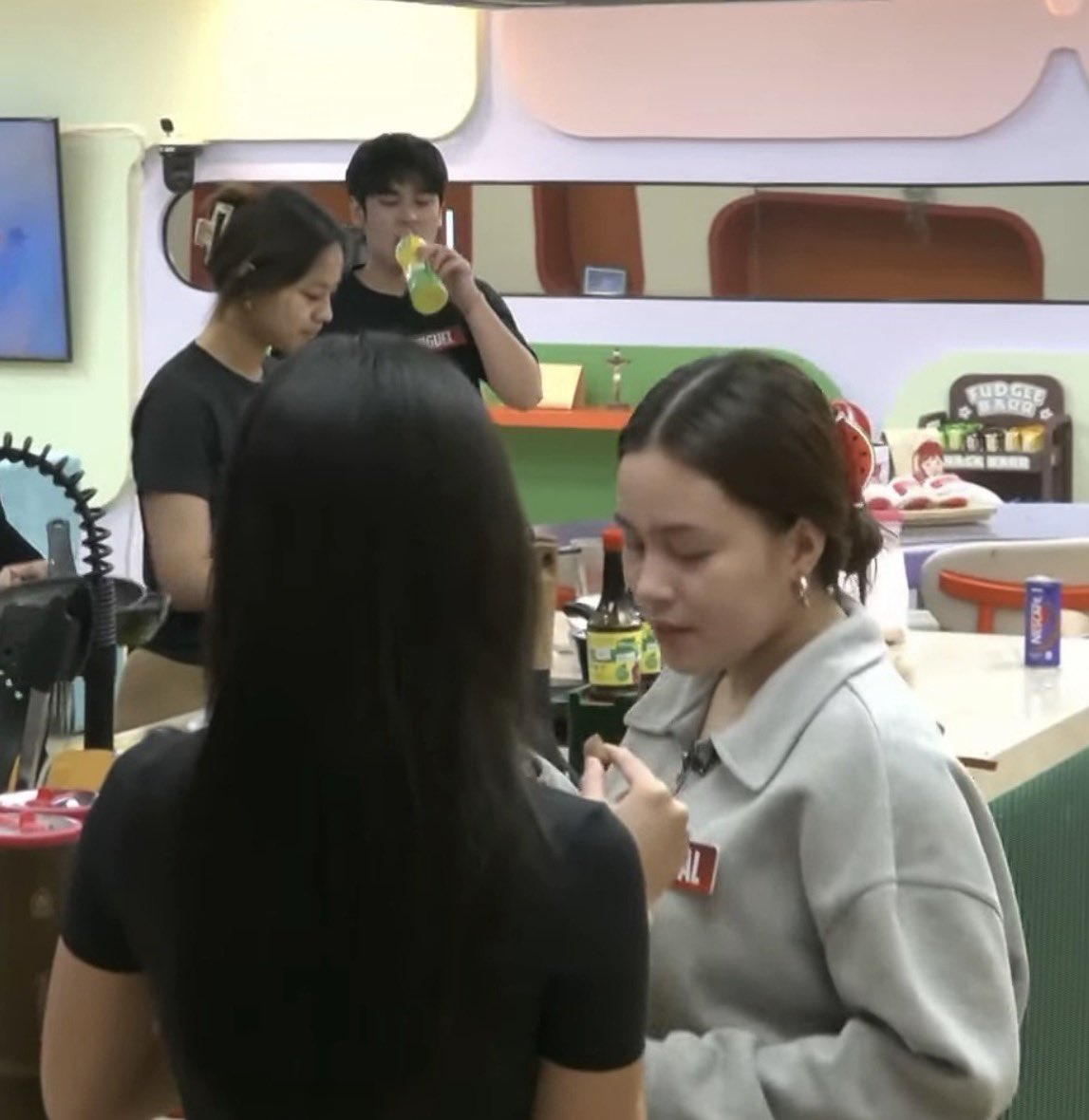 subuan chapter na ba us? eme

HAPPY CAPKRYS DAY