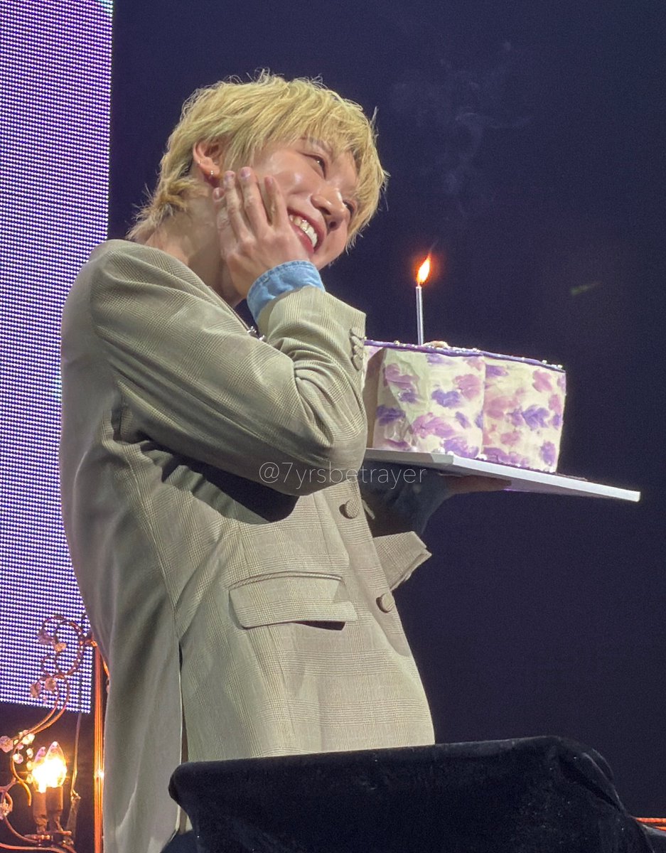 มุมข้างยังดาเมจขนาดนี้ มุมหน้าจะขนาดไหน🥹

#TEN_BDAY_PARTY #AboutTEN
#TEN #TENLEE #เตนล์ #텐 #李永钦 #テン