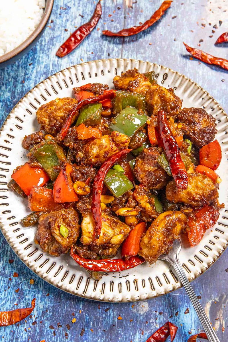 jalapenomadness's tweet image. Szechuan chicken is the ultimate Chinese stir fry with seasoned chicken, spicy chilies and homemade Szechuan sauce, so easy to make and better than takeout! It's the perfect meal for spicy food lovers.

RECIPE: chilipeppermadness.com/recipes/szechu…

#takeoutfakeout #copycat #takeout #recipe