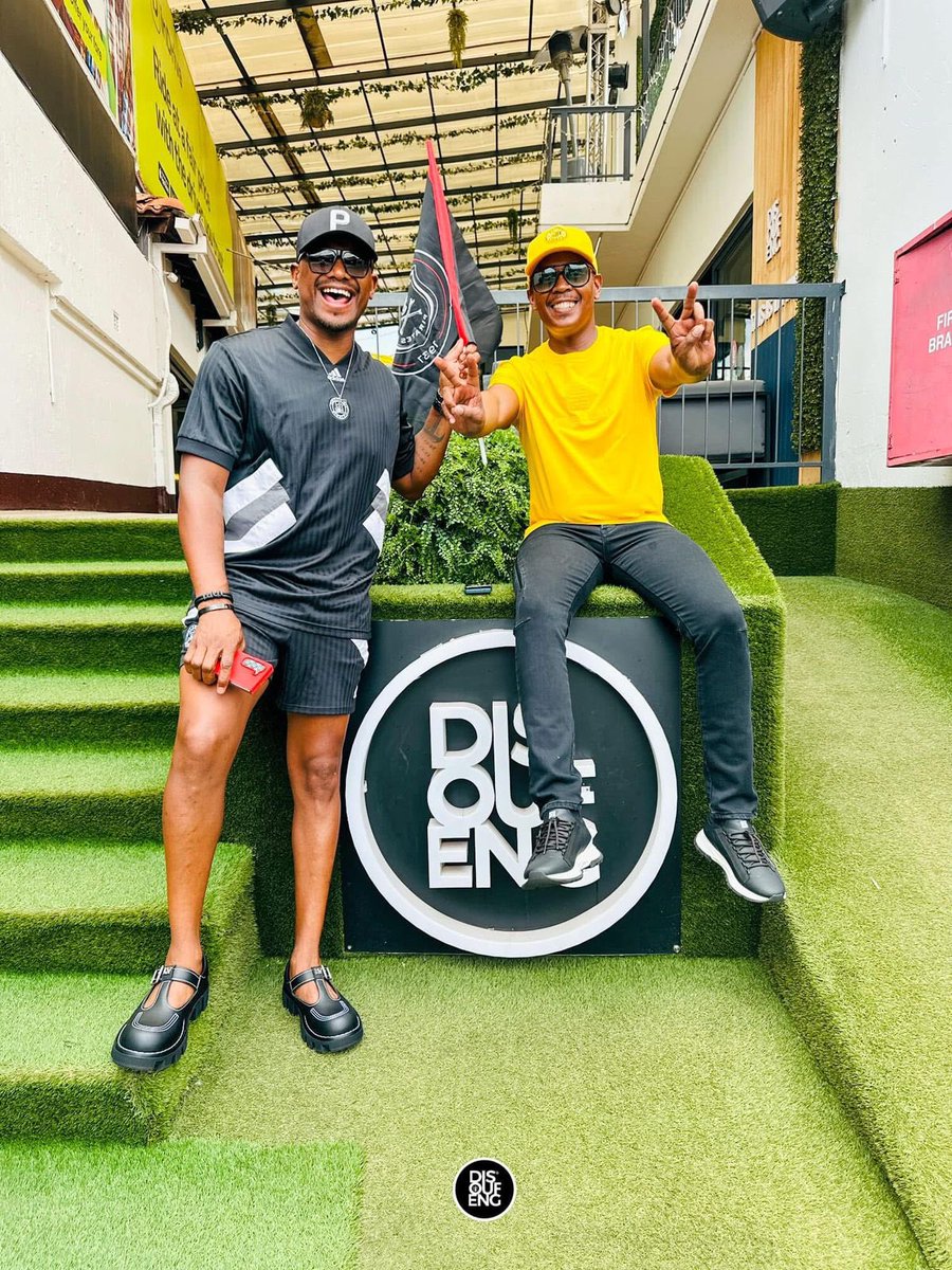 mbali_dee_'s tweet photo. It’s Derby tension then After party celebration 😭🔥

Soweto, this one’s for YOU.
Oskido on the lineup. Bassie vibes all night.

See you there💃🏾
#HighEnergyPoolFriday #SowetoDerbyAfterParty https://t.co/7OFYQ87cU1