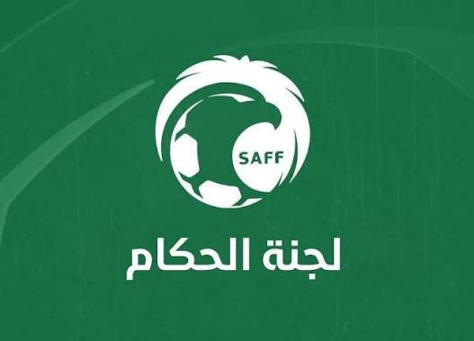 بيان من لجنة الحكام في الاتحاد السعودي بشأن مباراة ضمك والأهلي:

•في مباراة ناديي ضمك والأهلي ضمن الجولة العاشرة من دوري روشن للمحترفين، تمت مراجعة الهدف الأول لنادي ضمك باستخدام تقنية التسلل ثلاثي الأبعاد، باعتبارها التقنية البديلة المعتمدة رسميًا والمتوافقة مع البروتوكول