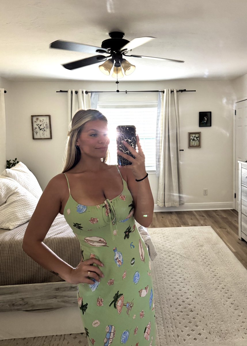 AveryLeigh tweet media