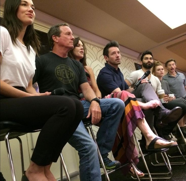 WolfFeller's tweet photo. Day 328 of posting the first Ian Bohen photo that Pinterest recommends.
The variety of looks on everyone's face and then there's Emery. 🤣
#IanBohen #day328 #trend #TeenWolf https://t.co/mgwp1ViCpH