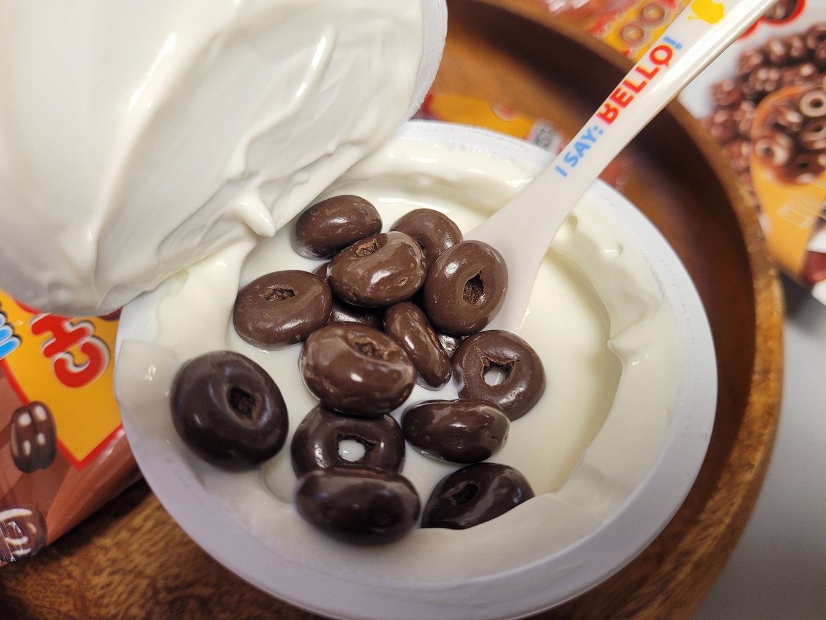 다이소 꿀템 소개 #미니초코룹스쿠키
비요트에 초코링 엄청 많이 넣고 먹고 싶잖아요
다이소에가면 초코링 한봉지 천원이에요
요거트에 초코링 듬뿍이 어른의 권력맛