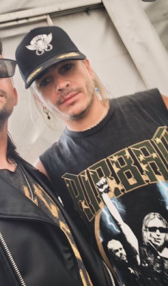 twins de remera <a href="/anispatito/">anisxxx - SACRIFICIOS 2026</a>