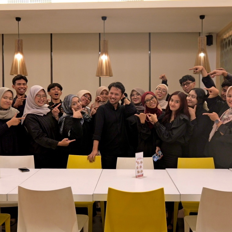 zainalmultazam's tweet photo. POV: CEO punya tim GenZ￼. https://t.co/VMhanu2Txx