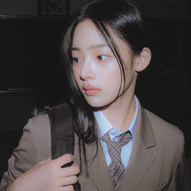 ForeverS2__'s tweet photo. 뉴진스 김민지 https://t.co/3Cs831OLoD