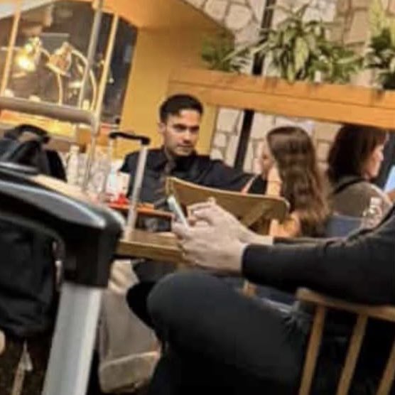 Havalimanından #SerenaySarıkaya ve sevgilisi Mert Demir💘