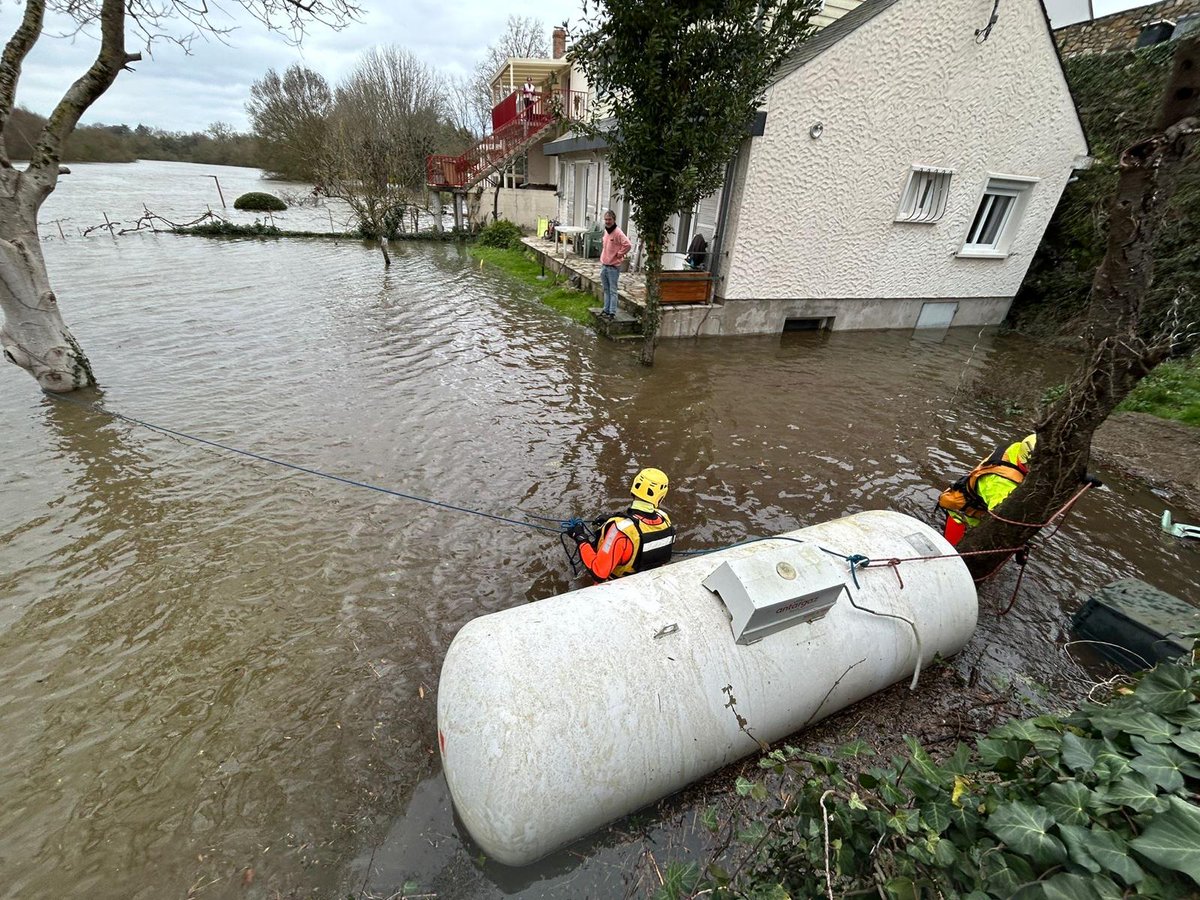 Sapeurs-Pompiers 50 tweet media