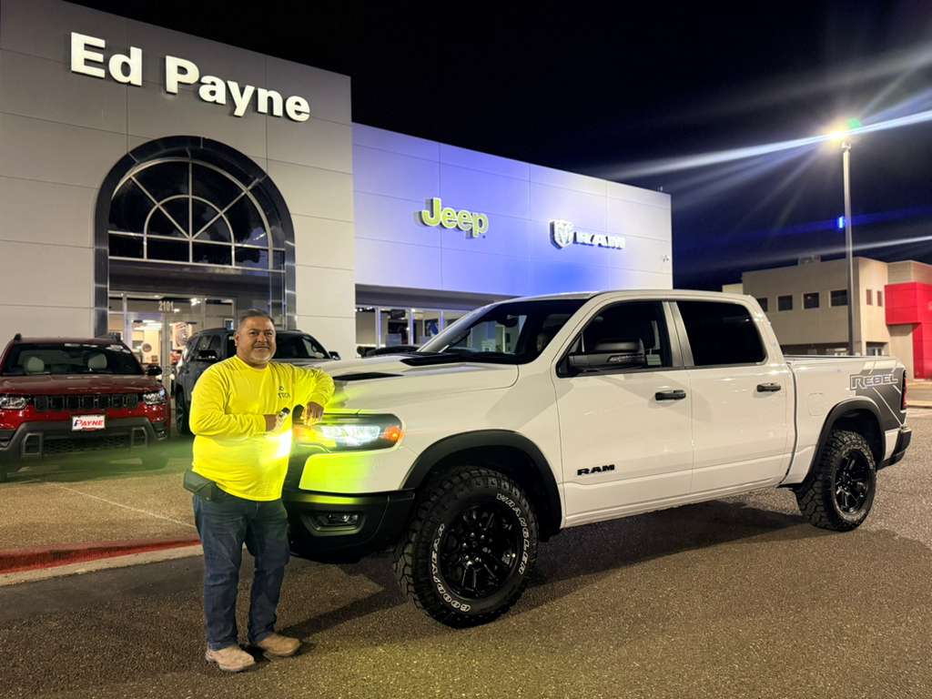 EdPayneCDJR's tweet image. Congratulations to the Espinoza family on their new 2026 RAM 1500 Rebel 🔥🚗💪

Thank you Jerry Valle for delivering a great experience and making this upgrade happen.

Browse inventory 👉 paynedodgechrysler.com/inventory/new-…

#PayneAutoGroup #RAMRebel #EdPayneWeslaco #HappyCustomers #RGV