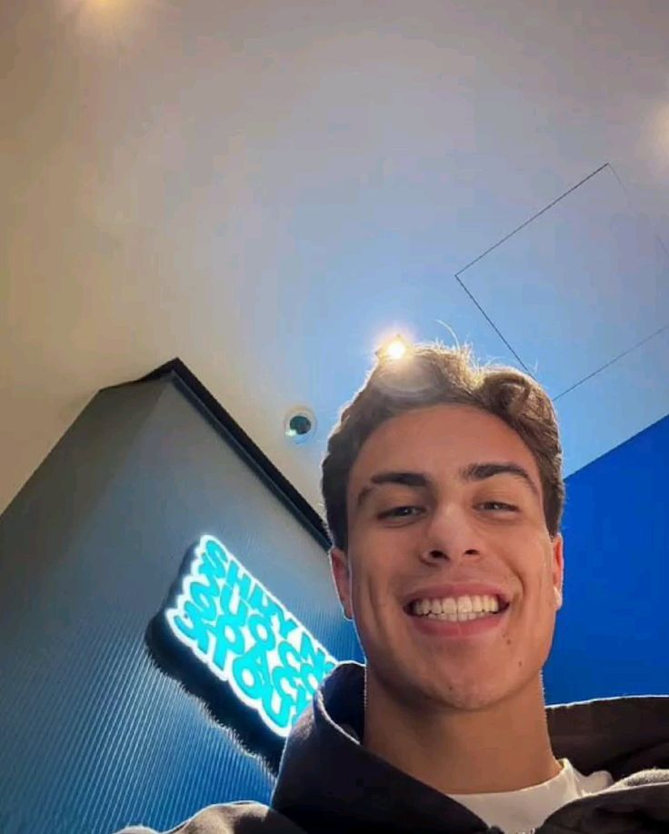 k e n a n tweet media