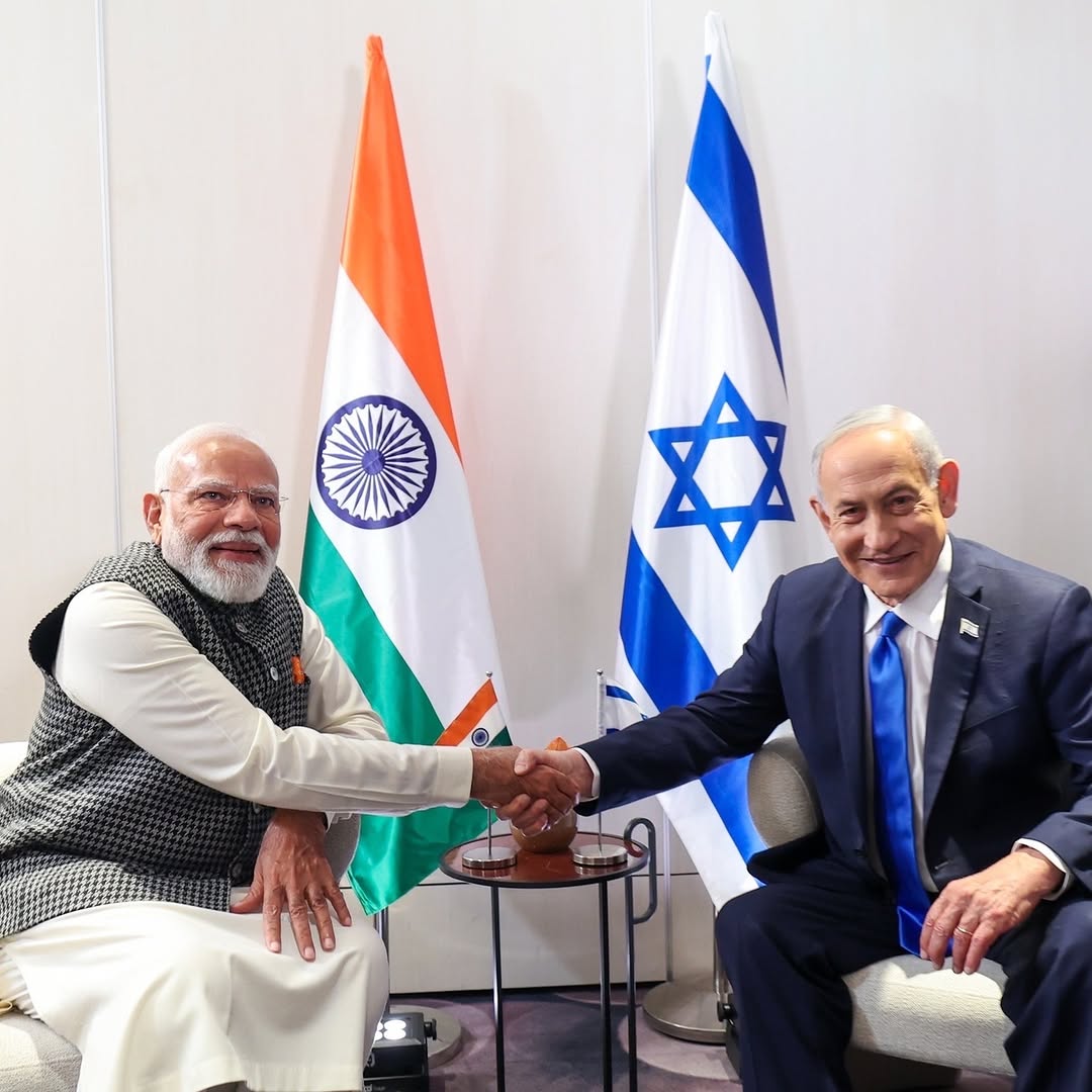 Shameel9955's tweet image. “Leadership with a spine, friendship that stands firm! 💪”
“A moment where history is being made! 🇮🇳🤝🇮🇱”
#ModiIsraelVisit #GlobalLeaders #IndiaWithIsrael #PowerfulPartnership #NarendraModi #Netanyahu #Bharat