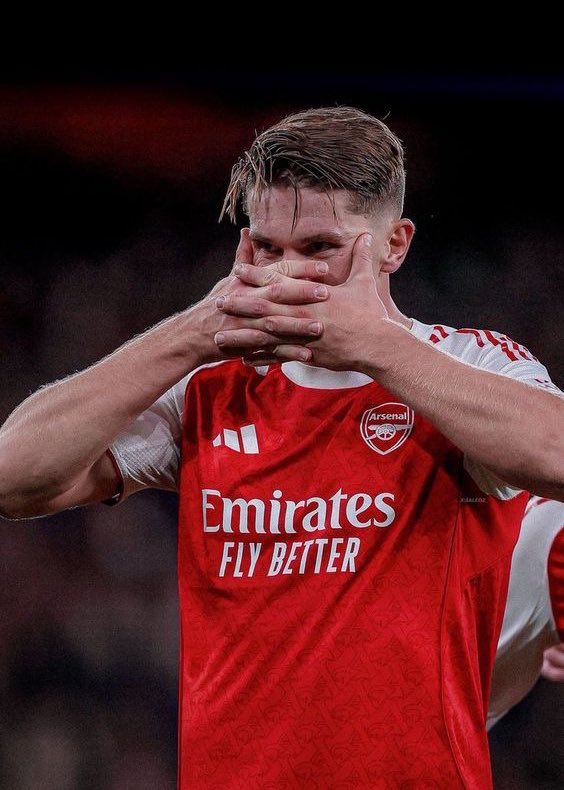 Gyokeres sacrifices 5 things to make his move to Arsenal possible 

* Breaking up with his girlfriend 
* Working With His Agent on Negotiations
* Being Open to Contract Compromises
* Avoiding Transfer Distractions Publicly
* Making His Interest Clear by rejecting Man united 

No