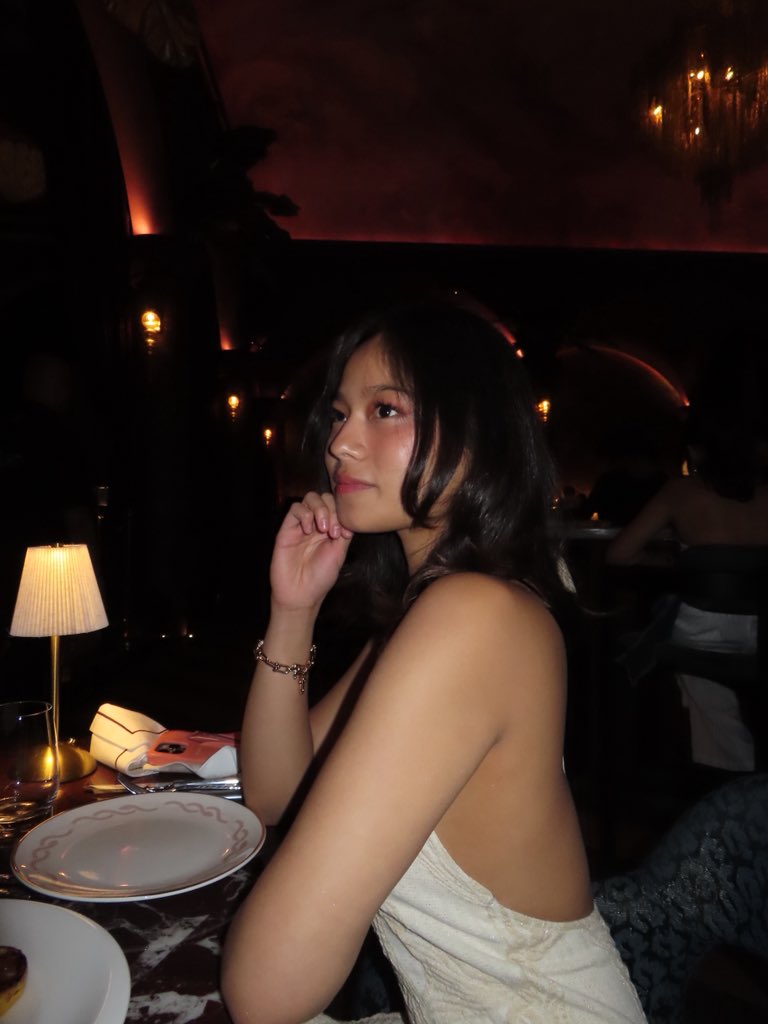 Sino ba to??? Ay yung big winner pala naming maganda!! 💜🫵🏻

BLOOMING BUNSO NG TACLOBAN
BBS LELLA 
#LellaFord