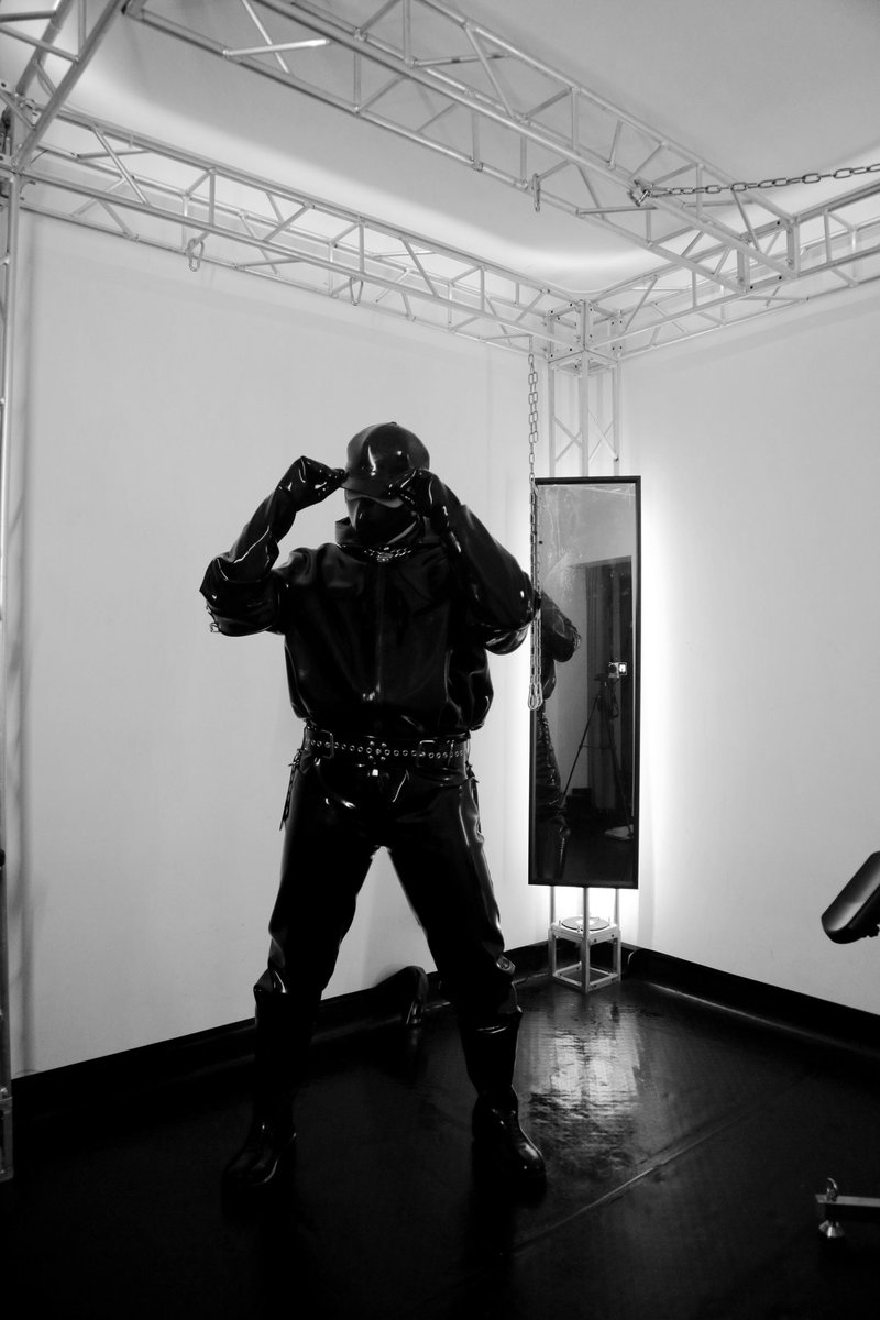 Rubber.li tweet media