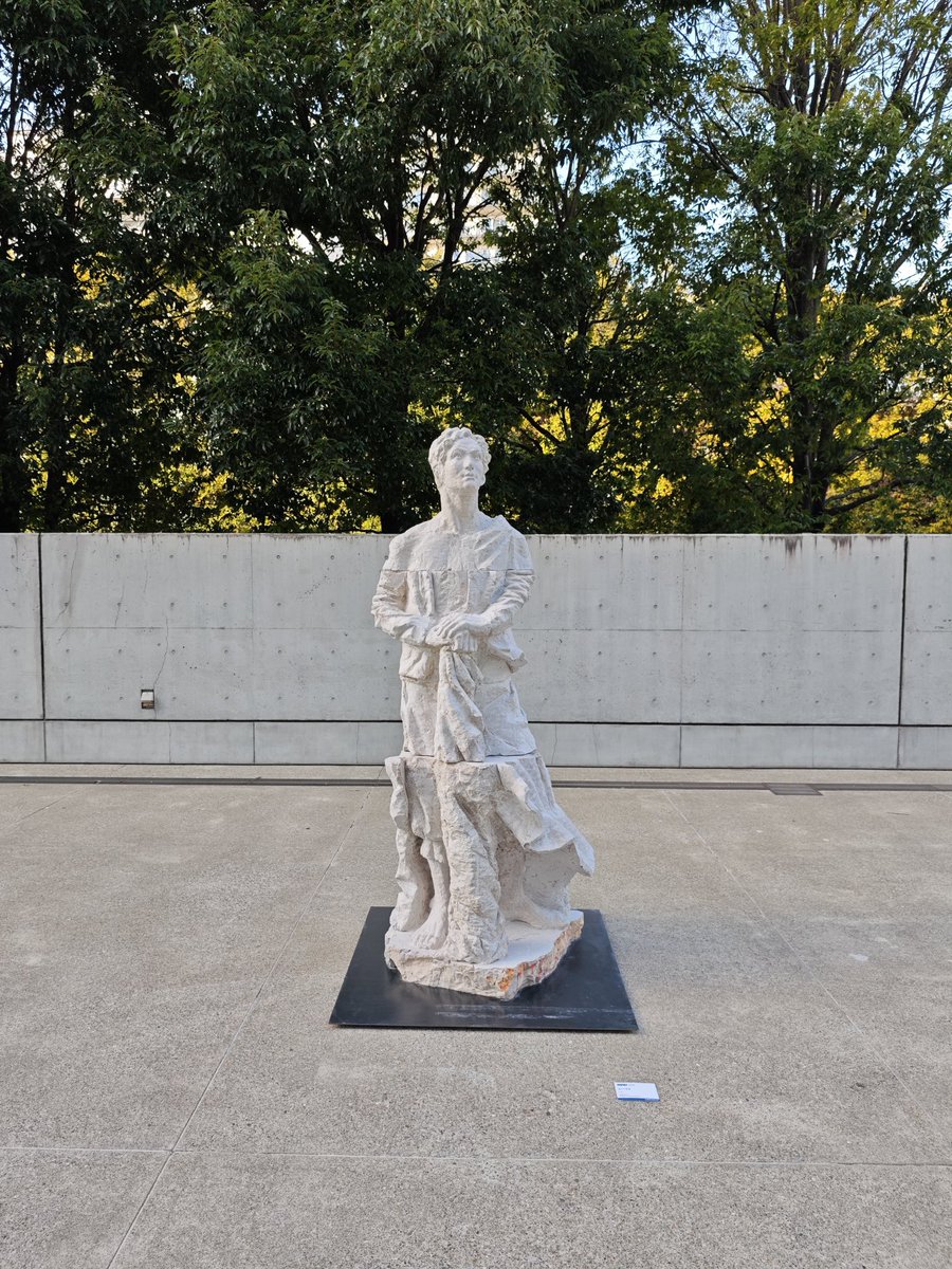 武蔵美彫刻B4 前田宗達さん、同 高柳周平さん、女子美美術教育B4 竹田