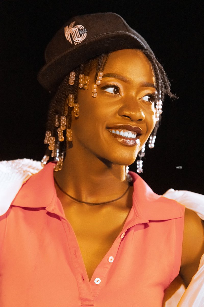 I see you smiling,  I grab a camera😇😇🥰🥰🥰