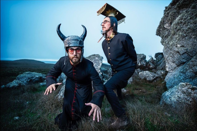 THE CLAYPOOL LENNON DELIRIUM Announces New Album 'The Great Parrot-Ox And The Golden Egg Of Empathy' blabbermouth.net/news/the-clayp…