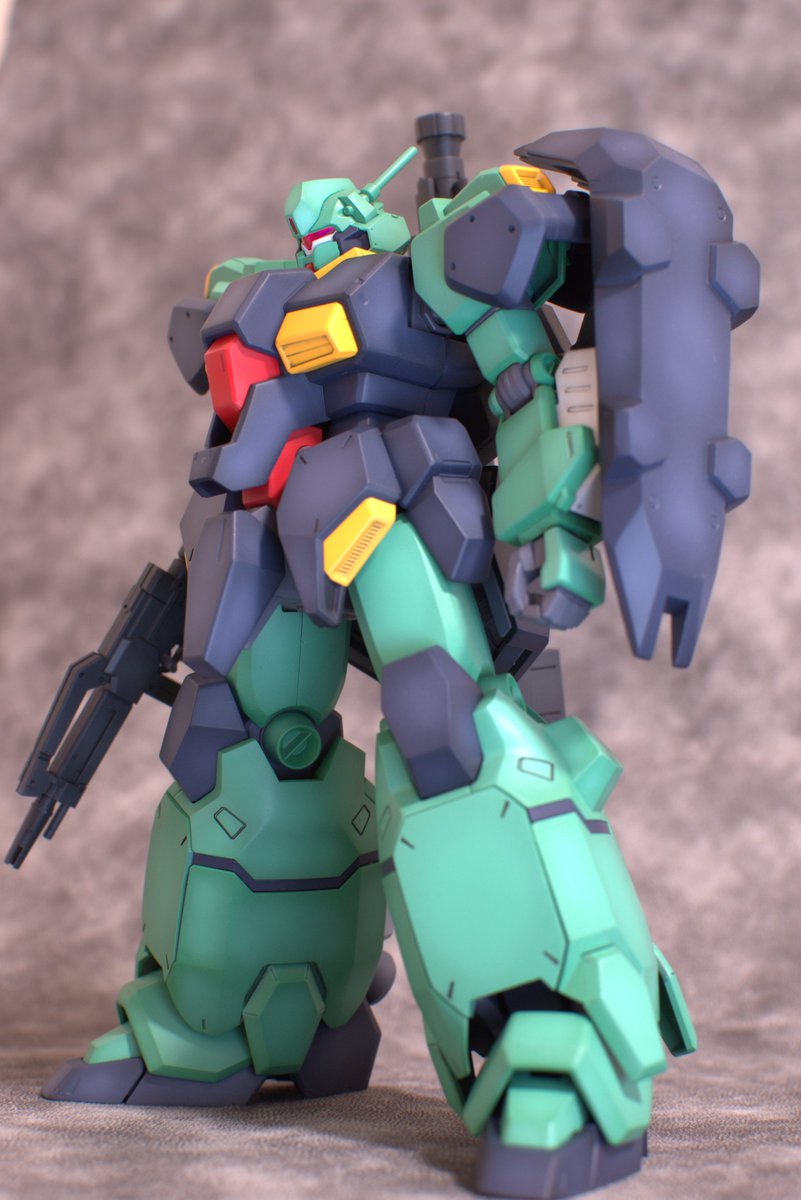 TakowasaShell's tweet photo. その他角度とか。
デカールで情報量増やすが流行りだけど、グラデで情報量増やすほうが好み。

スミ入れ、だいぶ適当な箇所があるな…。 https://t.co/YrAbzrmmH9