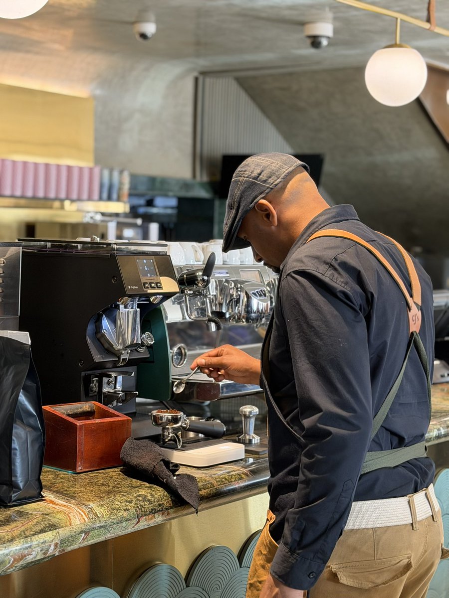 Youths_CoffeeUg's tweet photo. The Espresso Philosophy at Cafe Javas with Victoria Aduino &amp; the National Barista Champion was powerful.

Youth in Uganda’s coffee scene are rising — and we’re just getting started.
Ugandan coffee is a must. ☕🇺🇬

#UgandanCoffee #CoffeeYouthUG #EspressoPhilosophy #Farm2Cup https://t.co/NNGl1S5r5k