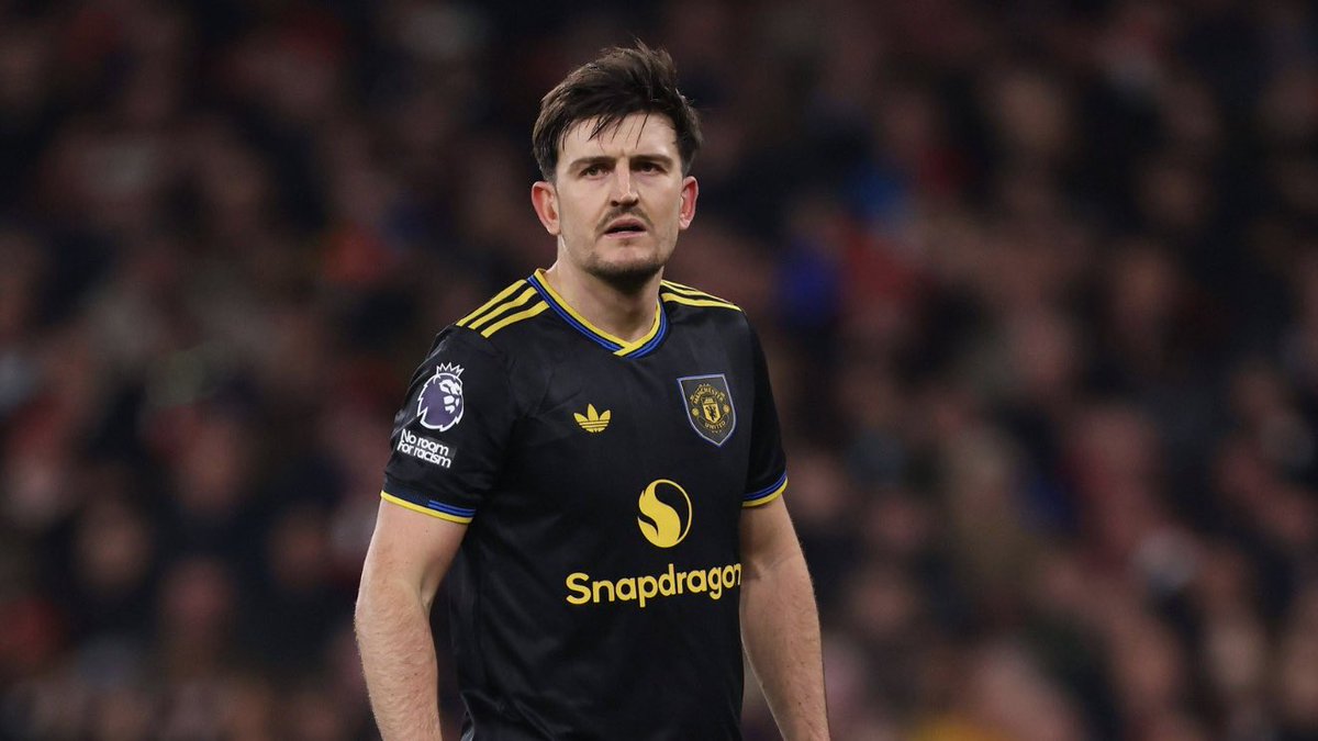 🚨🚨| OFFICIAL: Manchester United’s Player of the Month nominees for February:

Senne Lammens
Harry Maguire
Benjamin Sesko