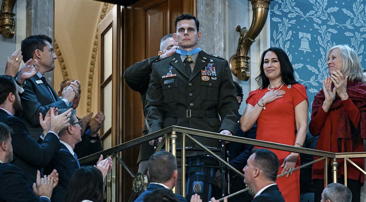 Kelly4Humanity's tweet image. Dems will honor criminals, illegals and people obstructing ICE but disregard POTUS honoring an American hero.

Most people saw the soldier with the walker.

Army pilot Eric Slover was shot badly on the Maduro raid. His injuries were so severe, he had to relearn how to stand.

At