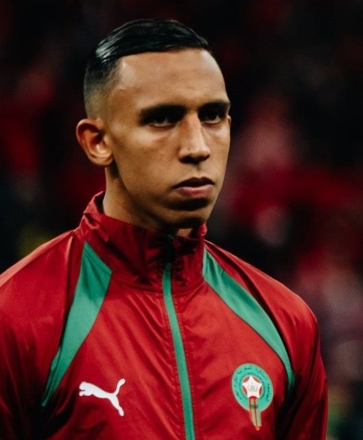 ActuFootMaroc's tweet photo. On a le droit de 𝗻𝗲 𝗽𝗮𝘀 𝗮𝗶𝗺𝗲𝗿 𝗰𝗲𝗿𝘁𝗮𝗶𝗻𝘀 𝗷𝗼𝘂𝗲𝘂𝗿𝘀, mais eux répondent juste présent aux sélection. 🇲🇦

El Yamiq, Rahimi, Saïss, Belammari n'ont jamais choisi d'être là, ils font leurs maximums, LE PROBLÈME C'EST LES LISTES et la faible concurrence. 😔