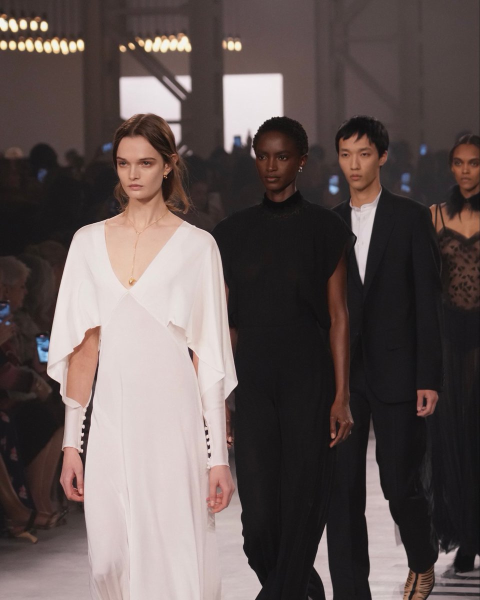 Milano Fashion Week tweet media