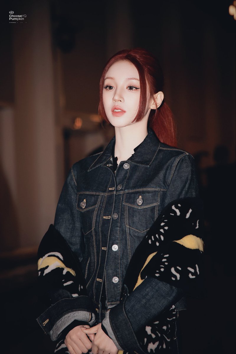 CheesePumpkinYQ's tweet photo. 【20260225】米兰时装周·Fendi内场🌟

#우기 #宋雨琦 #YUQI #Fendi https://t.co/dSQu9AWAU0