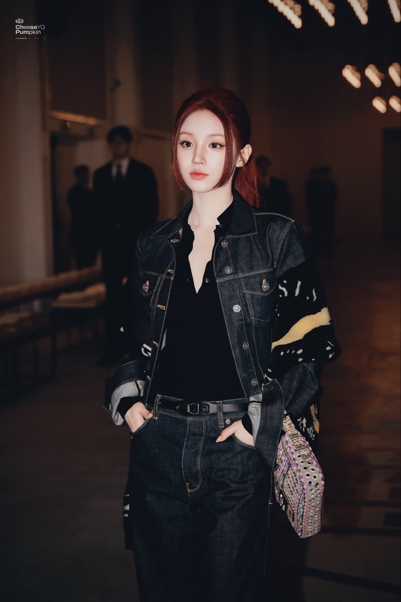 CheesePumpkinYQ's tweet photo. 【20260225】米兰时装周·Fendi内场🌟

#우기 #宋雨琦 #YUQI #Fendi https://t.co/dSQu9AWAU0