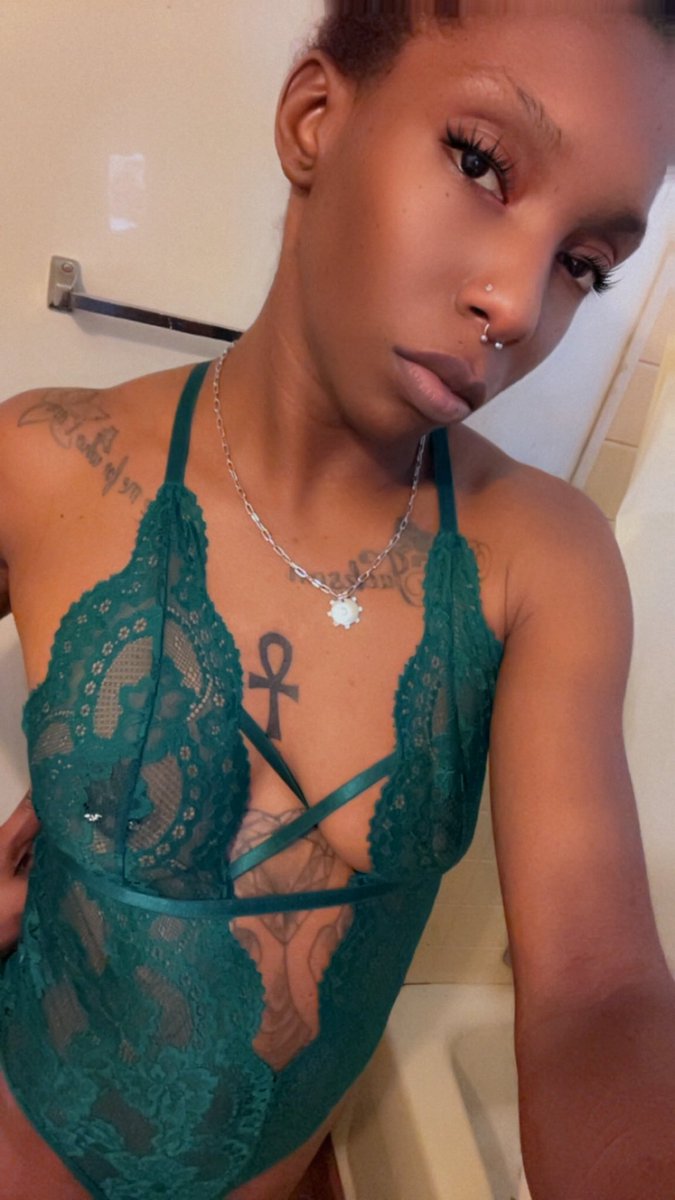skin_brown26834's tweet photo. Something about the green 🍬
#onlyfans #fansly #lingerie #slutty #sweetlikecandy #ebony #SubscribeNow #follow
https://t.co/uCDf2EyjrF https://t.co/z8umv0qgCz