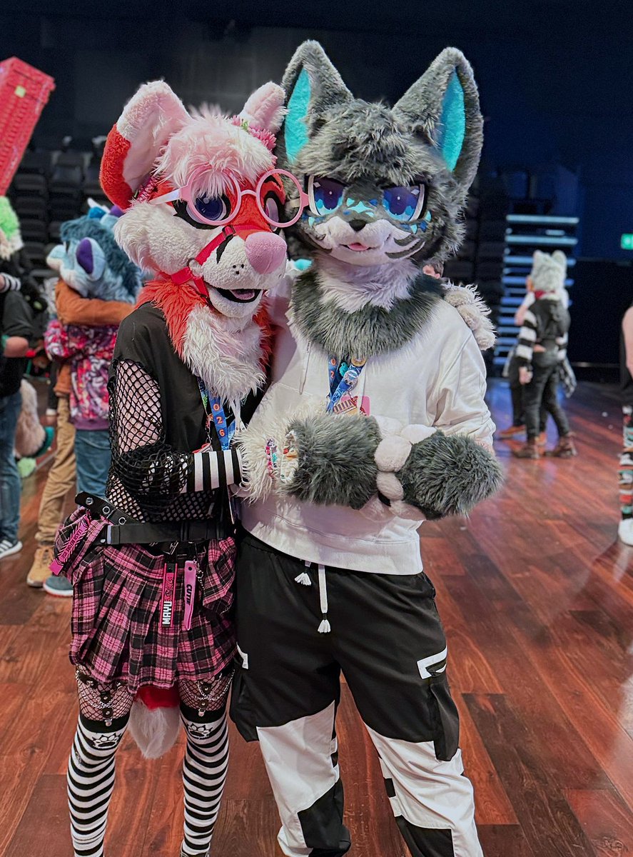 SoxZ_VR's tweet photo. First ever con with a Partial Suit. Truly Enjoyed every moment of it!   #NFC2026 https://t.co/tMAvgNsV7r