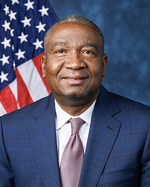 QuiverQuant's tweet photo. BREAKING: Representative Cleo Fields just filed massive new stock trades.

He bought up to $250,000 of Micron Technology stock.

This is the first time we have seen him trade $MU.

Full trade list up on Quiver. https://t.co/cxb9t97GkX