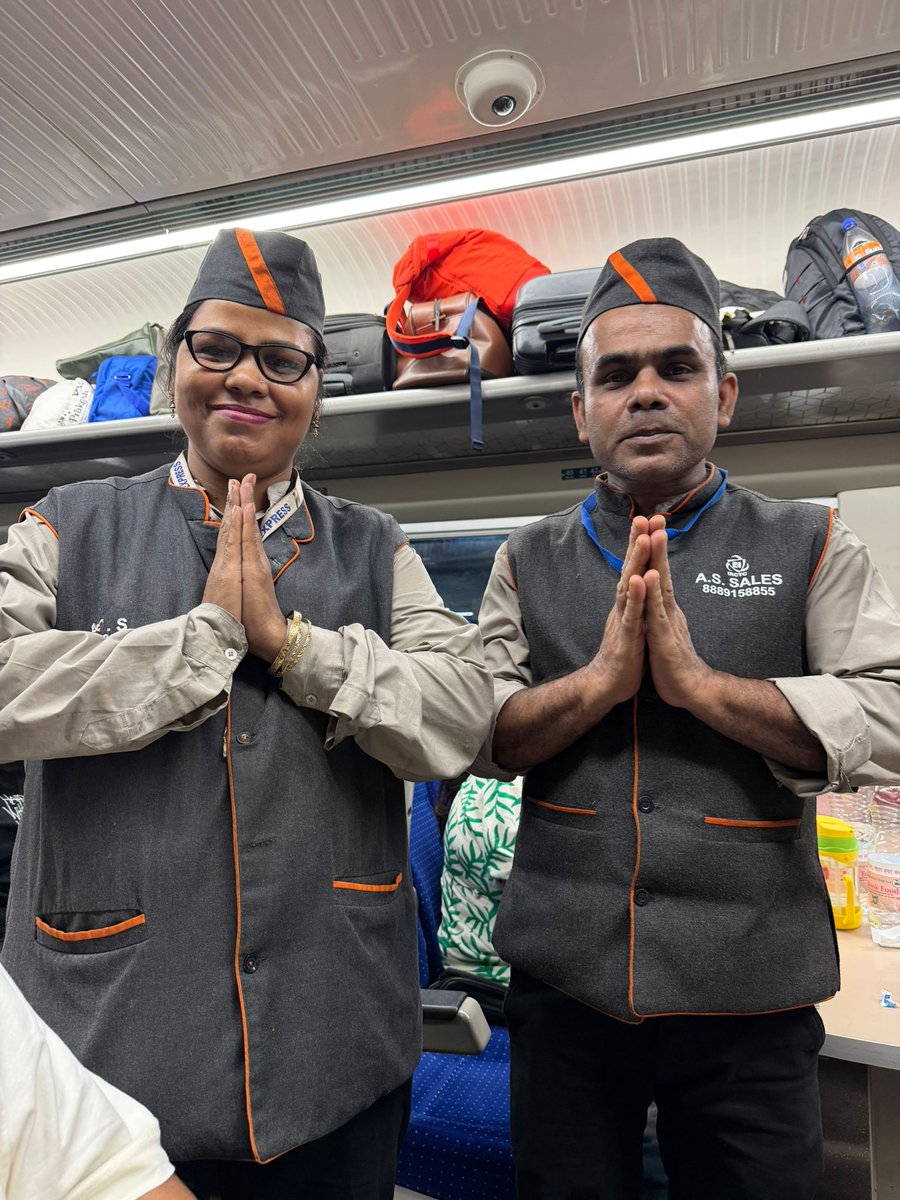 AwanishRss38226's tweet photo. @AshwiniVaishnaw I am travelling today in  vande Bharat from puri to howrah train no. 22896 andseat no 40 to 45. I really appreciate the very excellent service and food and cleaness https://t.co/yQHgcyiYDW