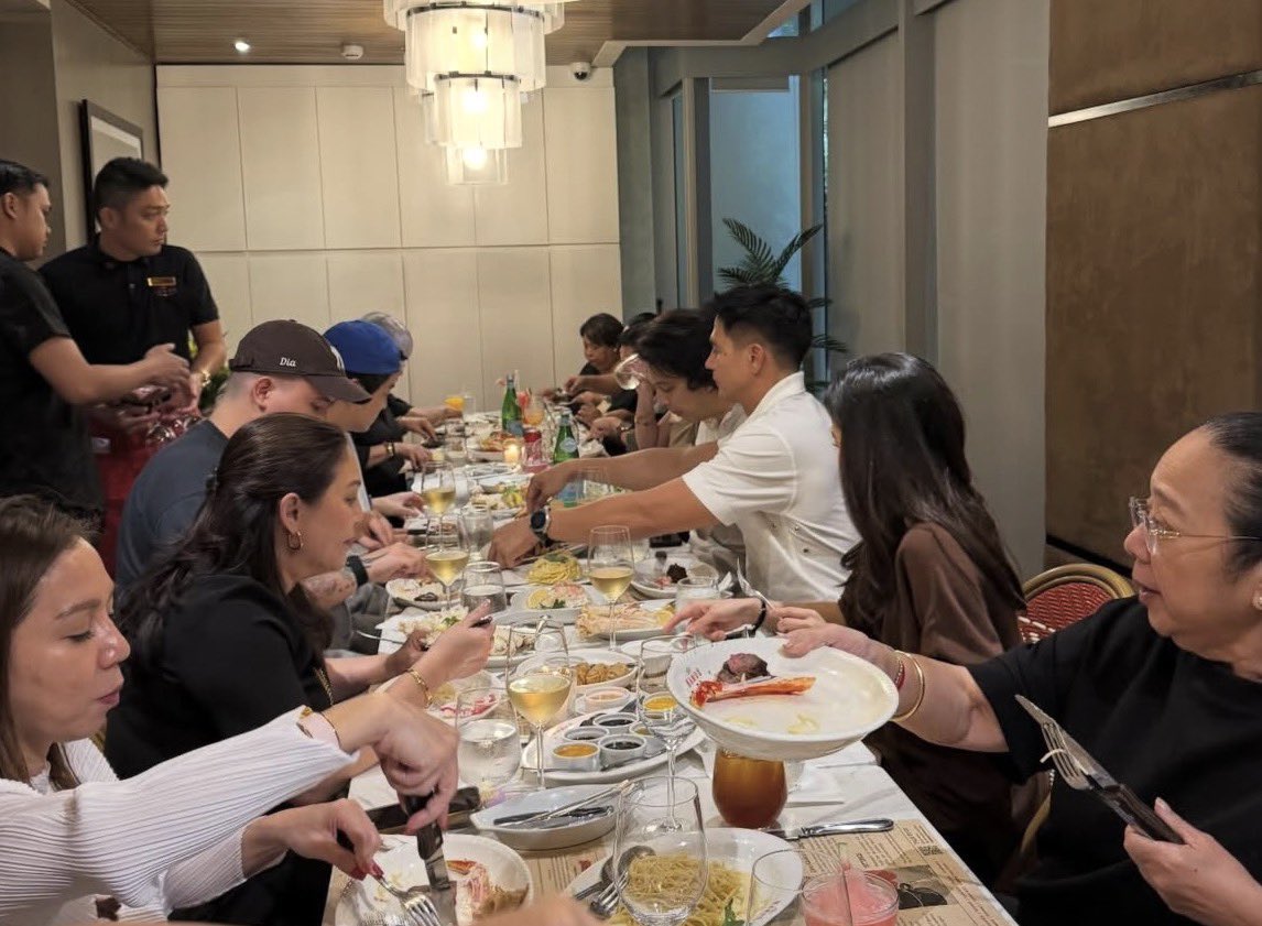 They found a family in each other 🥹
Dafacs supremacy 🙌

Sexy ni bunso #BelleMariano 😘

#MeetGreetAndBye Top1 sa Netflix