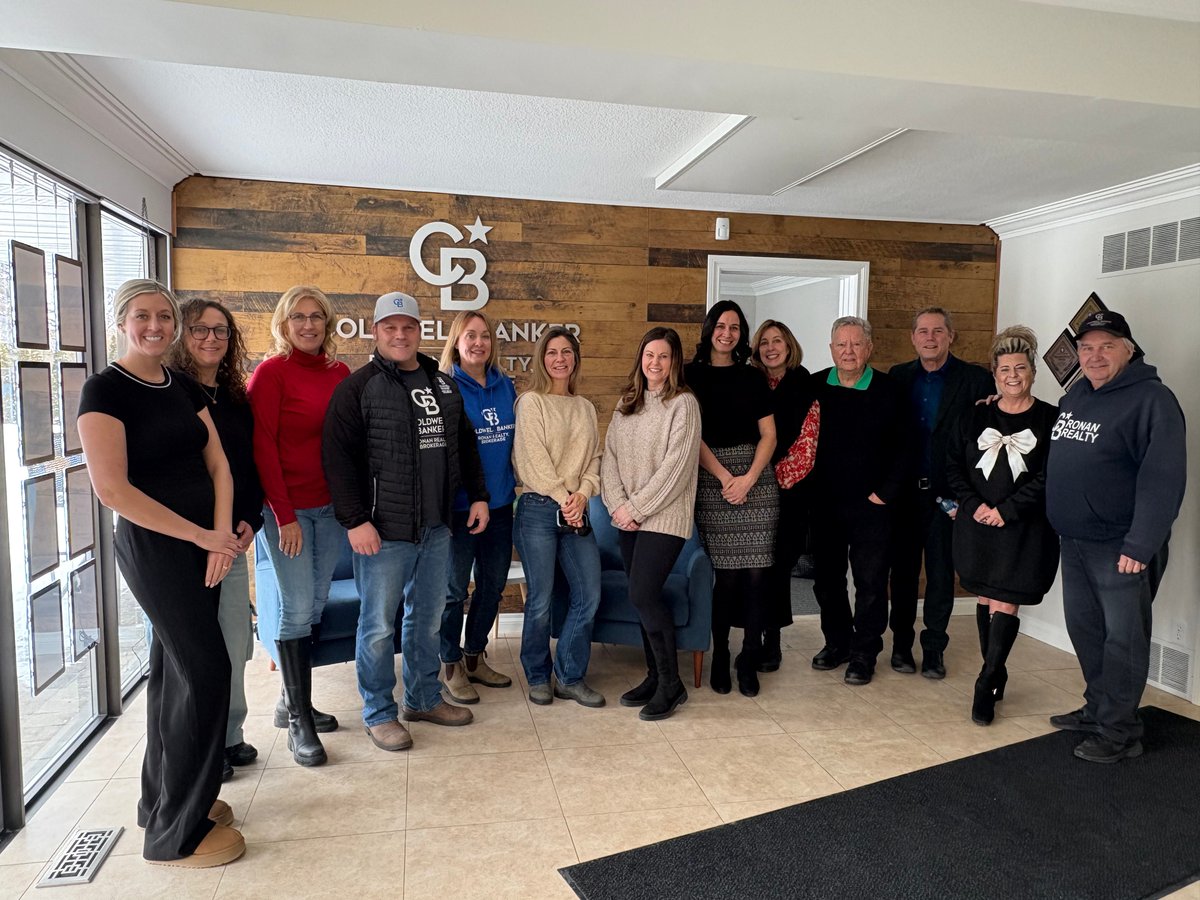 cbronanrealty's tweet photo. February = growth in action 💙

A month of learning and strengthening businesses together. When ideas flow and questions are welcomed, real growth happens.

Thank you to Neelam &amp; Joseph from Feehely &amp; Gastaldi Law Firm and Ron O’Neil for sharing their expertise! ✨ https://t.co/hpHdSmG55k