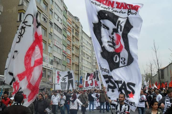 ultras_antifaa's tweet photo. #Turkey - Che Guevara banners by Beşiktaş supporters. https://t.co/Xo5N2Ndbek