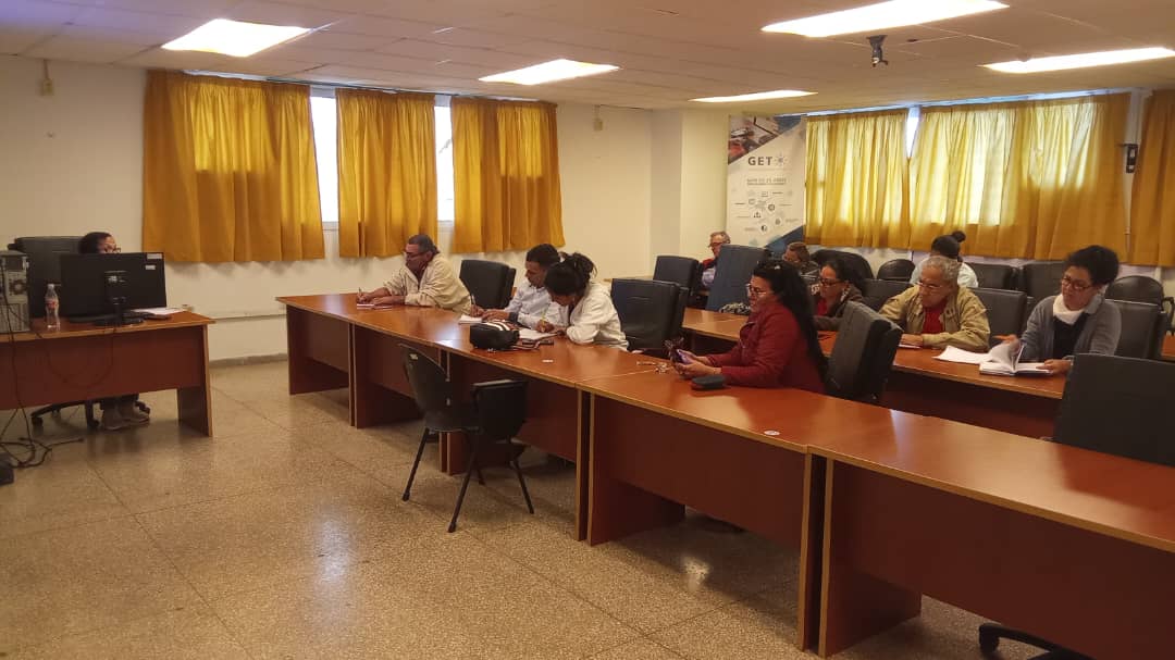 ¡Capacitaciones hechas a la medida, porque tu éxito también es el nuestro! 
En GET diseñamos entrenamientos adaptados a cada cliente, fortaleciendo procesos sin importar las condiciones actuales. Con nosotros, las empresas ganan confianza, orden y eficiencia. #OficialGET