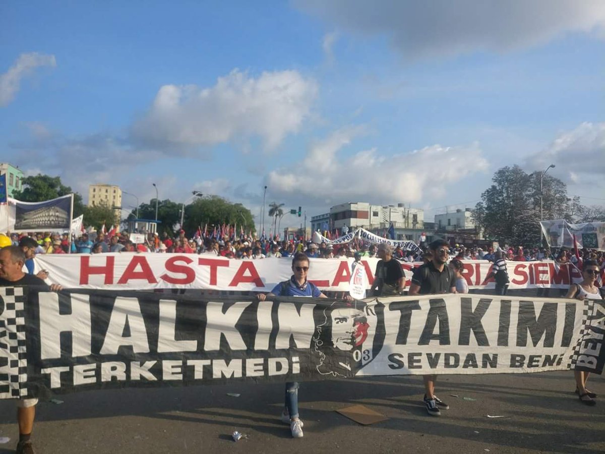 #Turkey - Che Guevara banners by Beşiktaş supporters.