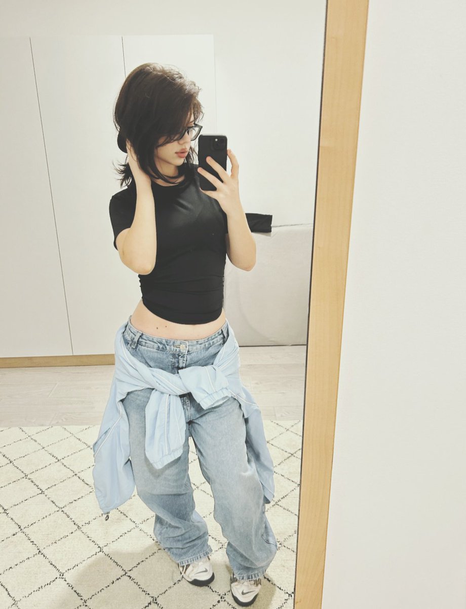 Elea tweet media