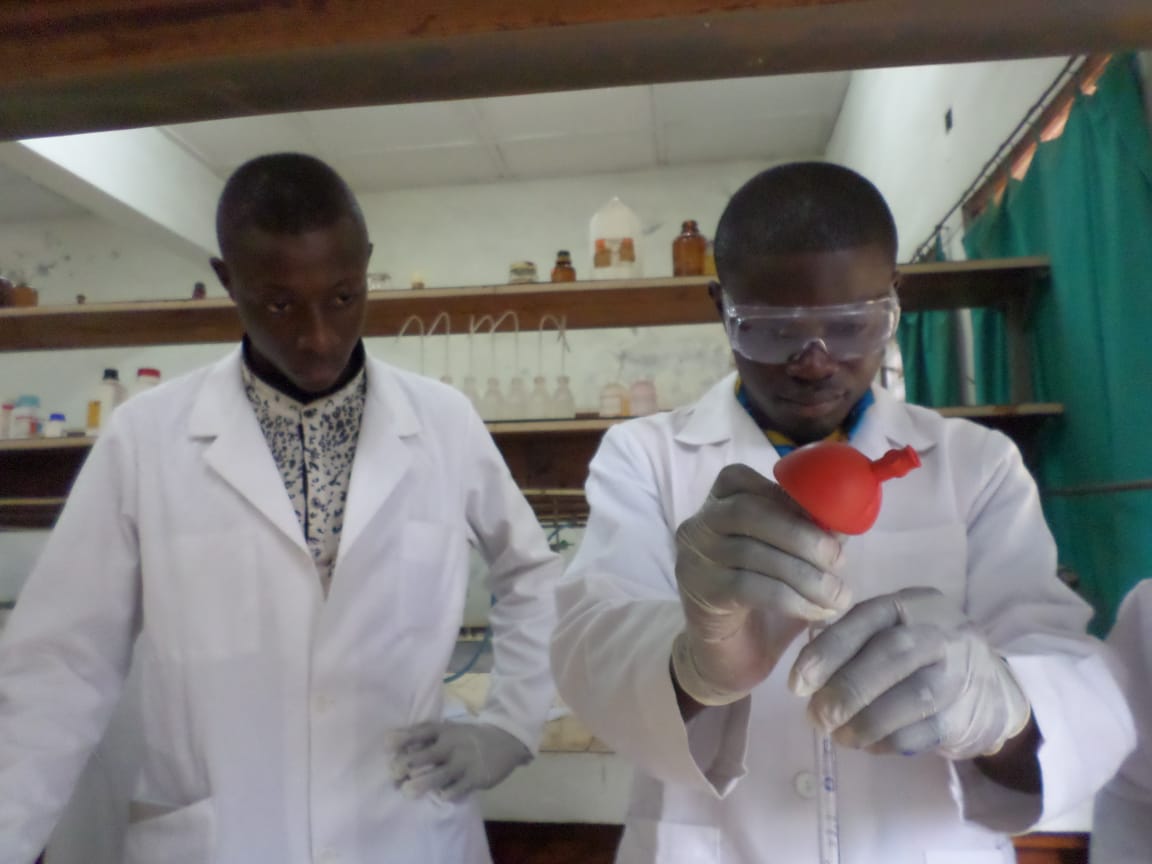 PierreLokadi's tweet photo. Visite chez mon ancien etudiant, Ir Mbuyi Claude, president du conseil national de la jeunesse. Malembe malembe, ekosimba. Allez de l'avant. AMDG https://t.co/JCMMshg5iQ