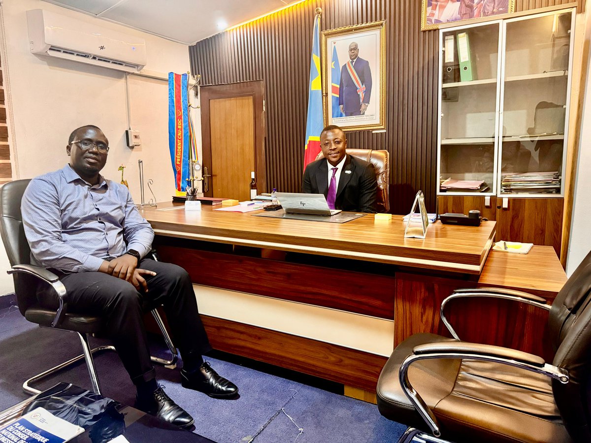 PierreLokadi's tweet photo. Visite chez mon ancien etudiant, Ir Mbuyi Claude, president du conseil national de la jeunesse. Malembe malembe, ekosimba. Allez de l'avant. AMDG https://t.co/JCMMshg5iQ