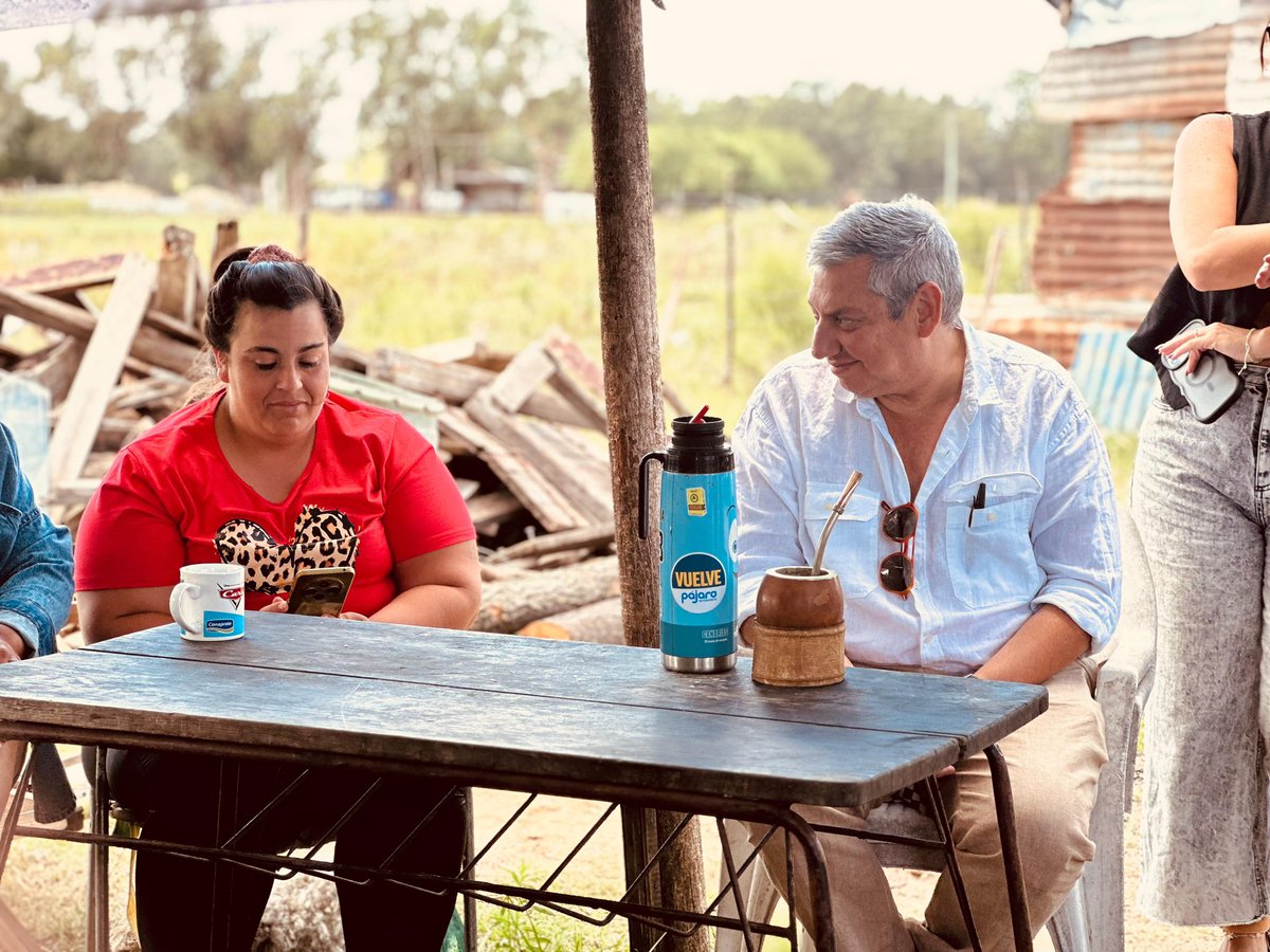 Reunidos con vecinos en situación muy precaria, aún no está declarado asentamiento pero el gobierno nacional y departamental tiene que actuar con rapidez y sensibilidad. Ya generamos acciones y en 15 días volvemos. <a href="/FloridaIDF/">Intendencia de Florida</a>