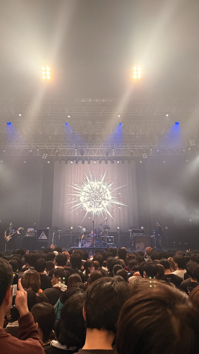 VlnSnn's tweet photo. ライブのたびに学くんと恋人つなぎしてる気がする https://t.co/gUZvQF6aUd