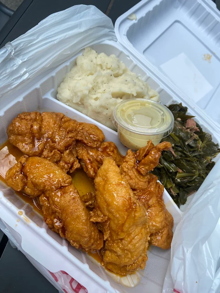 TheCrispyCoop's tweet photo. Who are you bringing with you to The Crispy Coop? 🍗

Tag the friend you owe a chicken date to and make it happen - good food is always better when shared.

#TheCrispyCoop #ColumbusEats #CBUSEats #ComfortFood #FoodieFavorites https://t.co/MBCXiT9FKY